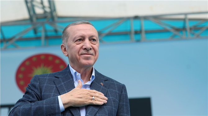 Cumhurbaşkanı Erdoğan'dan açıklama var! Emekli maaşlarını bankadan alan kişiler yaş şartına göre ödeme alıyor!