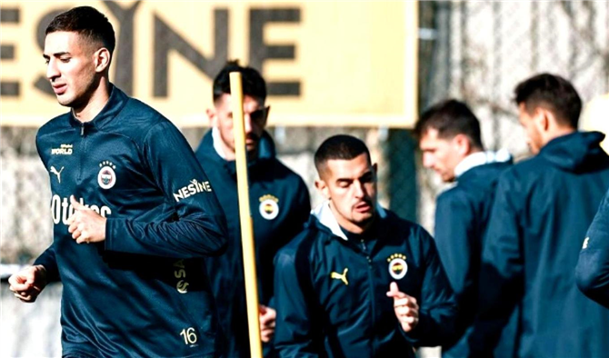 Fenerbahçe’nin Yıldız Oyuncusu Çağlar Söyüncü Derbi Öncesi Takımla Antrenmanlara Başladı