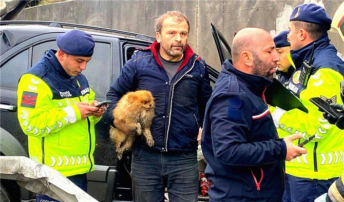 İstanbul Girişinde Feci Kaza: TEM Otoyolu Kocaeli Kesiminde Cip Kaza Yaptı!