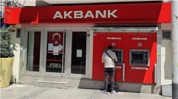 Akbank Emekli Müşterilere 10 Bin TL'ye Kadar Destek Ödemesi Yapacak!