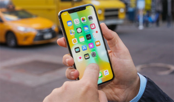 Apple'dan Dev Ekranlı iPhone