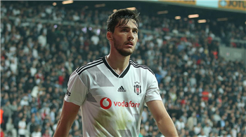 Beşiktaş, Umut Nayir ile Yeniden Anlaşmaya Hazırlanıyor