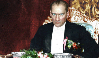 Kabul Etmek Gerek Ki Bir Liderden Fazlası: Mustafa Kemal Atatürk