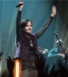 Cranberries Solisti Dolores O'Riordan Hayatını Kaybetti