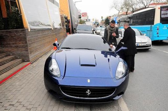 Volkan Demirel Yildiz Futbolcularin Goz Alici Arabalari Foto Galeri